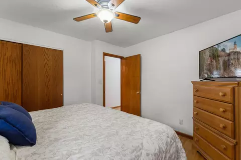Bedroom - 902 7th Ave E, Shakopee, MN 55379 photo 2 of 6