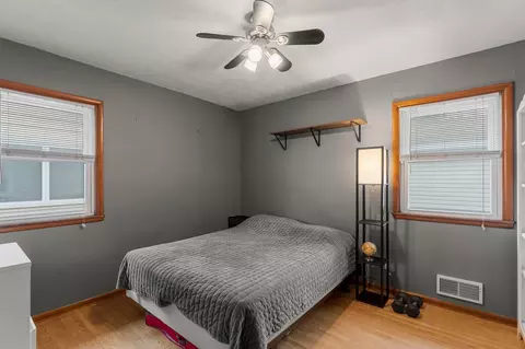 Bedroom - 902 7th Ave E, Shakopee, MN 55379 photo 3 of 6