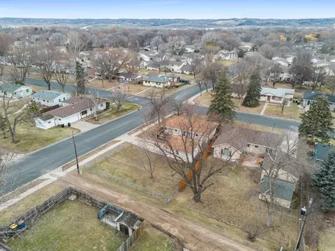 View/Area - 902 7th Ave E, Shakopee, MN 55379 photo 3 of 8