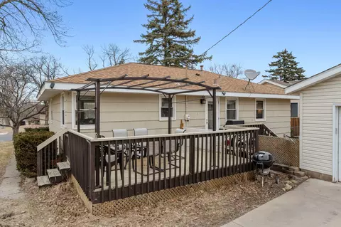 Exterior - 902 7th Ave E, Shakopee, MN 55379 photo 2 of 9
