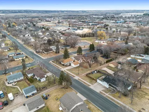 View/Area - 902 7th Ave E, Shakopee, MN 55379 photo 6 of 8