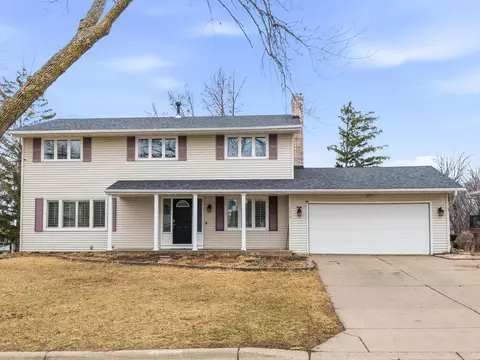 11712 Galtier Dr, Burnsville, MN 55337
