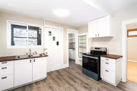 Kitchen - 706 E 11th St, Duluth, MN 55805 photo 2 of 4