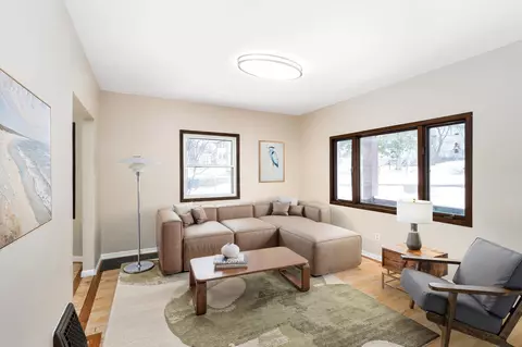 Living - 706 E 11th St, Duluth, MN 55805 photo 1 of 3