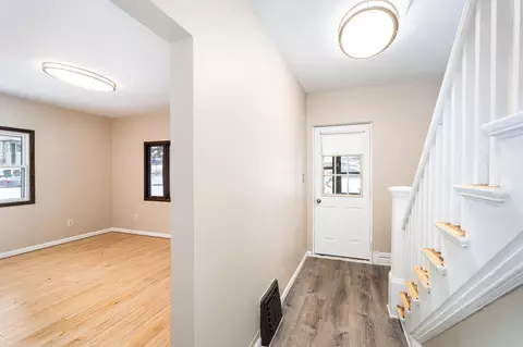 Entry Way - 706 E 11th St, Duluth, MN 55805 photo 1 of 2