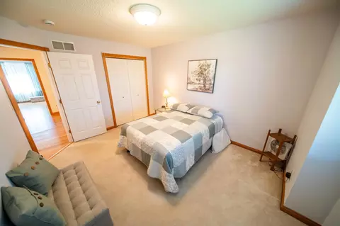 Bedroom - 7914 50th Ave NW, Oronoco, MN 55960 photo 6 of 12