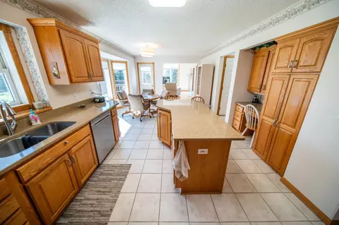 Kitchen - 7914 50th Ave NW, Oronoco, MN 55960 photo 4 of 5