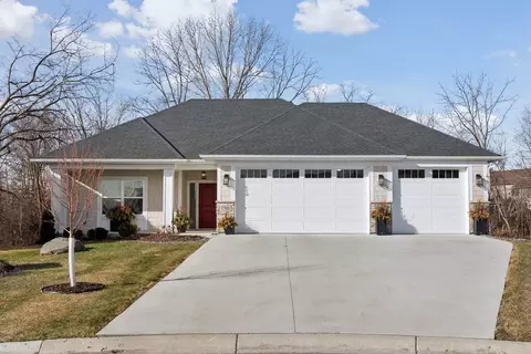 17505 47th Ave N, Plymouth, MN 55446