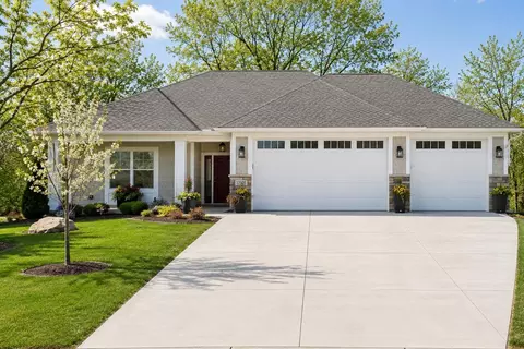 17505 47th Ave N, Plymouth, MN 55446
