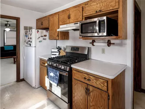 Kitchen - 1233 Parallel St, Chaska, MN 55318 photo 2 of 2
