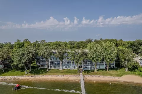 315 Park Lake Blvd #205, Detroit Lakes, MN 56501