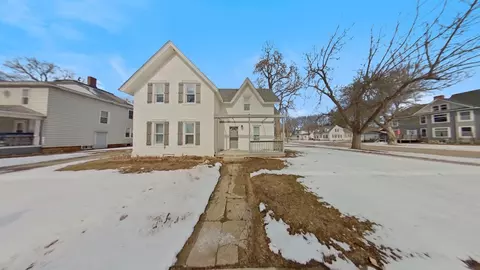 504 1st St NW, Faribault, MN 55021