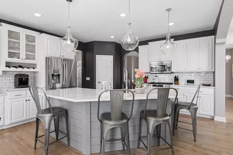 20643 Hazelwood Trl, Lakeville, MN 55044