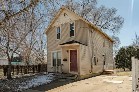 212 12th St NW, Rochester, MN 55901