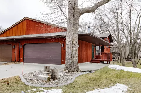 1419 23rd St S, Fargo, ND 58103