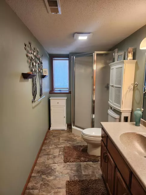 Bath - 2174 232nd St, Saint Augusta, MN 56301 photo 2 of 2