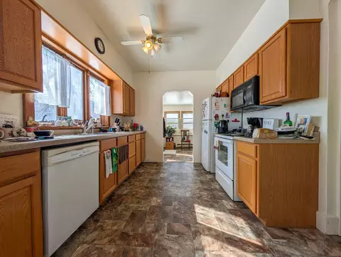 Entry Way - 323 3rd Ave NW, Perham, MN 56573 photo 1 of 4