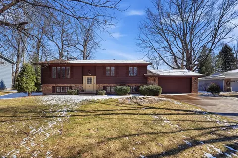 1306 Woods Cir, Buffalo, MN 55313