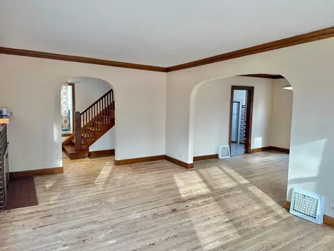 Living - 623 E 6th St, Albert Lea, MN 56007 photo 2 of 5