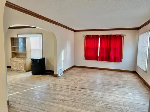 Living - 623 E 6th St, Albert Lea, MN 56007 photo 4 of 5