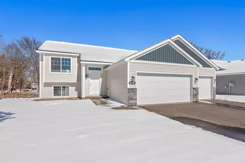 6628 Granby St, North Branch, MN 55056