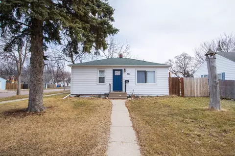 904 18th St S, Fargo, ND 58103