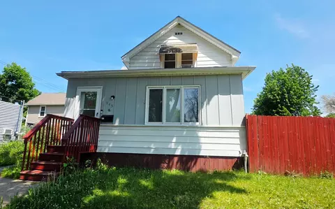 945 Geranium Ave E, Saint Paul, MN 55106