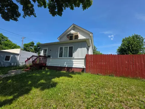 945 Geranium Ave E, Saint Paul, MN 55106