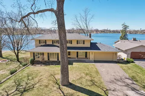 3921 Crystal Lake Blvd, Robbinsdale, MN 55422