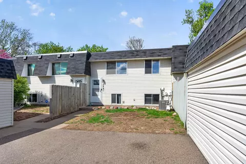 3861 Conroy Trl, Inver Grove Heights, MN 55076
