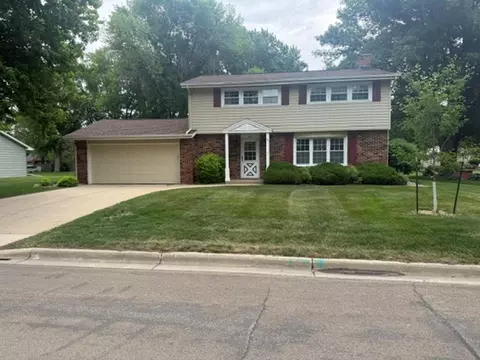 311 Meredith Rd, Albert Lea, MN 56007