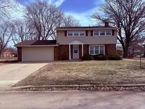311 Meredith Rd, Albert Lea, MN 56007