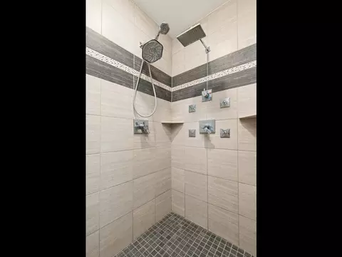 Bath - 1961 6th Ave N, Saint Cloud, MN 56303 photo 4 of 7