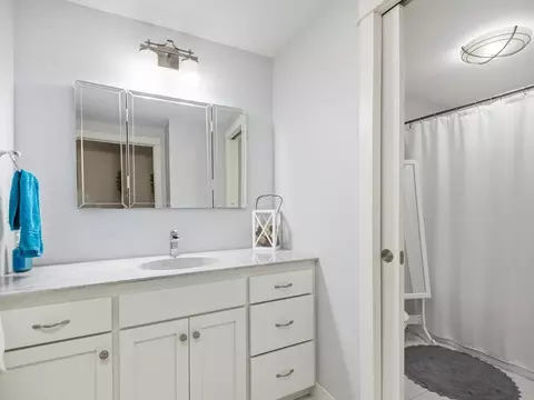 Bath - 1961 6th Ave N, Saint Cloud, MN 56303 photo 7 of 7