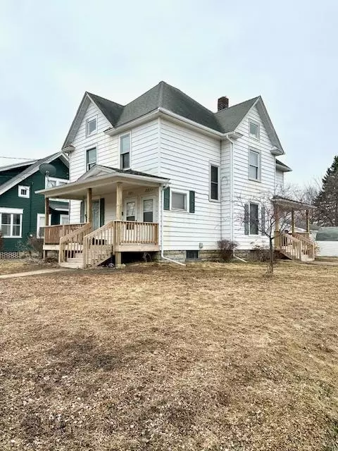 221 N 3rd Ave, Albert Lea, MN 56007