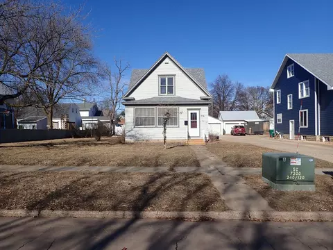 716 Sherman St, Jackson, MN 56143