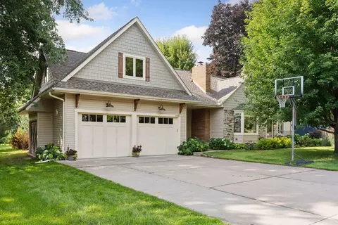 5605 Woodstock Ave, Golden Valley, MN 55422