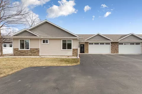 3072 Prairie Rose Dr, Mankato, MN 56001