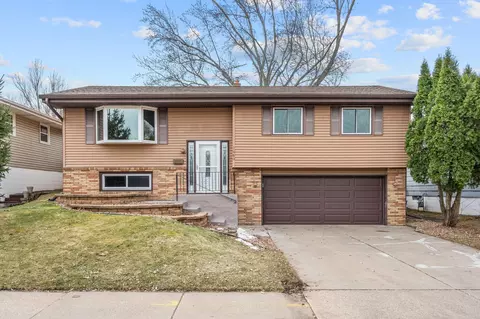 1460 Hoyt Ave E, Saint Paul, MN 55106
