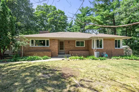 4344 Williston Rd, Minnetonka, MN 55345