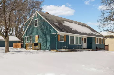 605 Cresthaven Dr, South Saint Paul, MN 55075