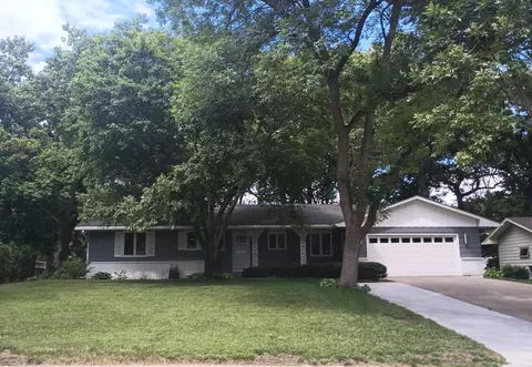 1463 Trollhagen Dr NE, Fridley, MN 55421