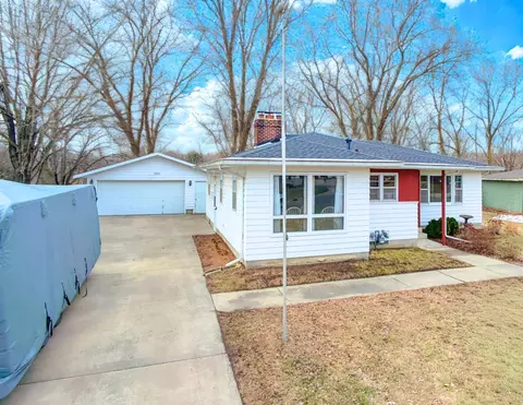 2501 Pearl Ct SE, Rochester, MN 55904