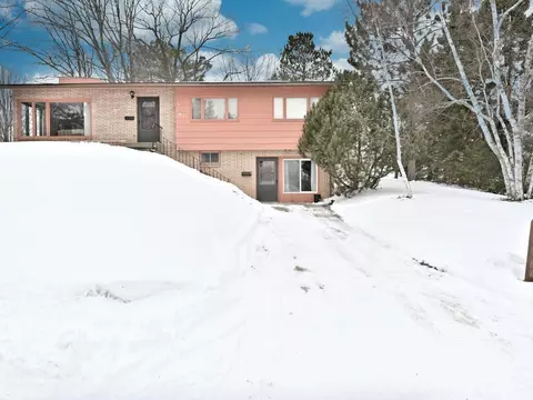 811 SW 4th Ave, Grand Rapids, MN 55744