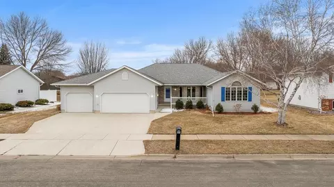 610 Deschepper St, Marshall, MN 56258