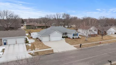View/Area - 610 Deschepper St, Marshall, MN 56258 photo 4 of 5