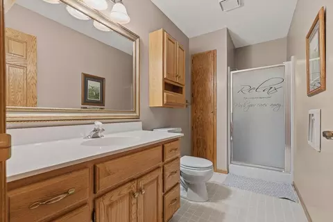 Bath - 610 Deschepper St, Marshall, MN 56258 photo 2 of 4