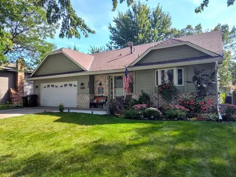 250 112th Ln NW, Coon Rapids, MN 55448