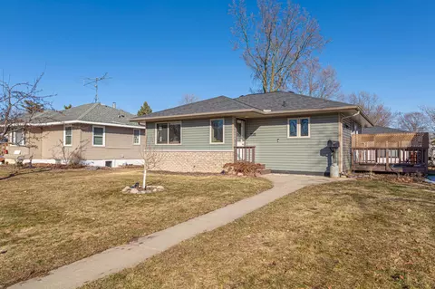 235 S Cedar St, Belle Plaine, MN 56011