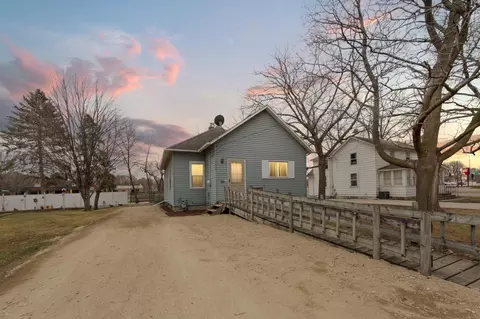 1319 George L St, Faribault, MN 55021